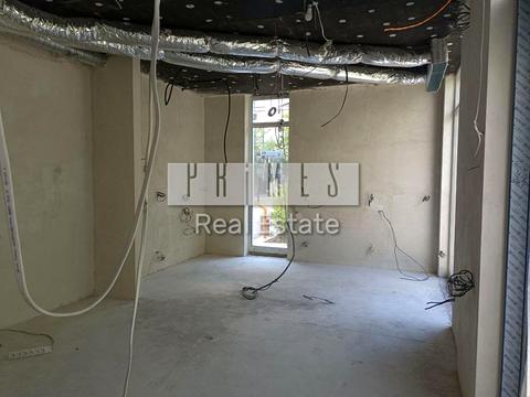 комерційна за адресою Салютна вул., 2-Б