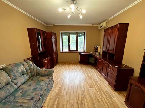 квартира за адресою Лариси Руденко вул., 5