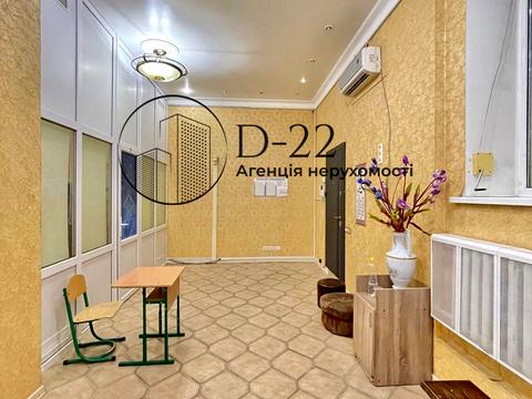 комерційна за адресою Миколи Міхновського бульв. (Дружби Народів), 13