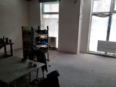 комерційна за адресою Дніпроводська вул., 1