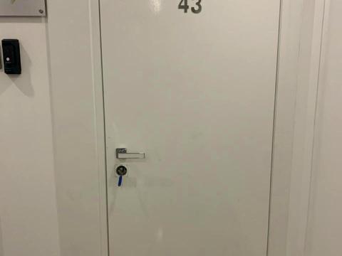 комерційна за адресою Центральна вул., 21-Б