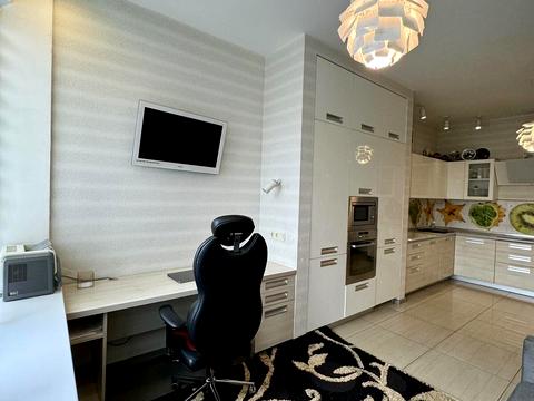 квартира за адресою Дніпровська набережна вул., 14