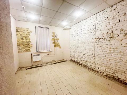 комерційна за адресою Повітряних Сил просп. (Повітрофлотський), 16