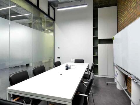 комерційна за адресою Саксаганського вул., 120