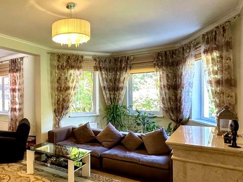 будинок за адресою Шкільна вул.