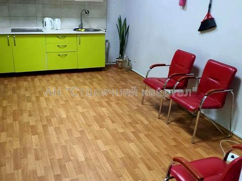 комерційна за адресою Леся Курбаса просп., 1-Б