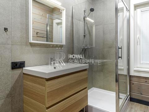 будинок за адресою Квітнева