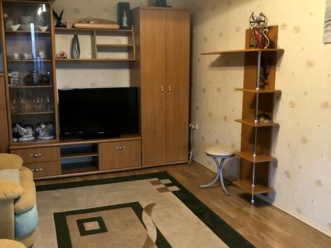 квартира за адресою Анни Ахматової вул., 25