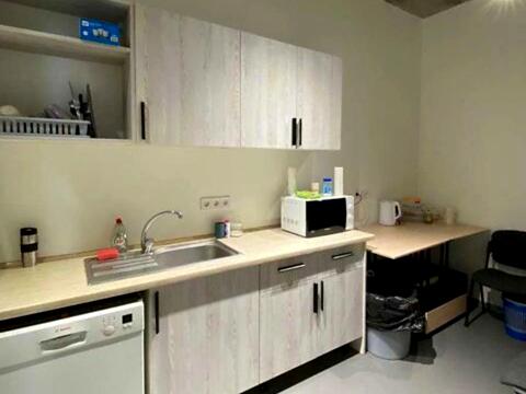 комерційна за адресою Андрія Верхогляда вул. (Михайла Драгомирова), 2-А