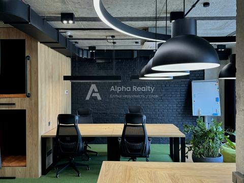 коммерческая по адресу Антоновича ул. (Горького), 74