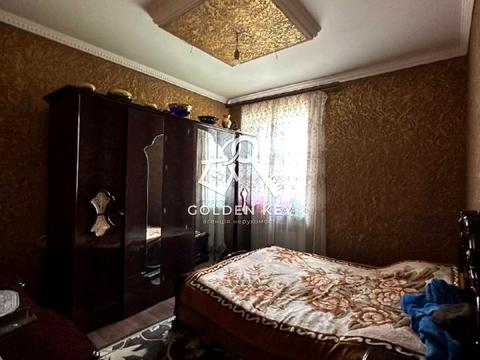 будинок за адресою Червоних Троянд вул.