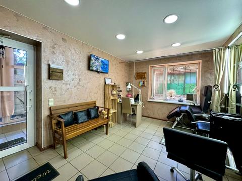 комерційна за адресою Космонавтів вул., 128