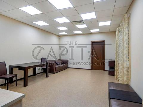 комерційна за адресою Центральна вул., 49