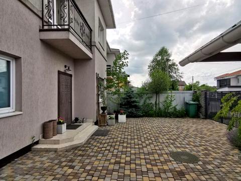 будинок за адресою Соборна вул. ()