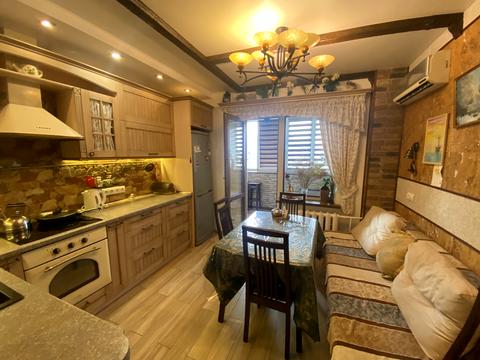 квартира по адресу Драгоманова , 1г