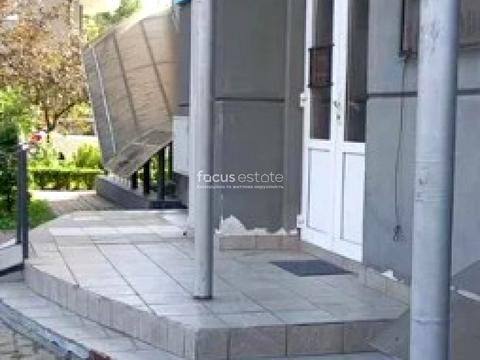 комерційна за адресою Раїси Окіпної вул., 10-А