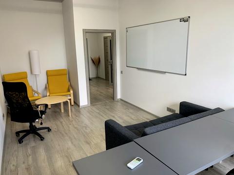 комерційна за адресою Жилянська вул., 68