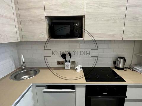 квартира за адресою Дніпровська набережна вул., 17В