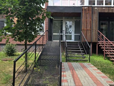 комерційна за адресою Софії Русової вул., 7-Г