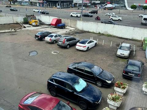 комерційна за адресою Степана Бандери просп. (Московський), 6