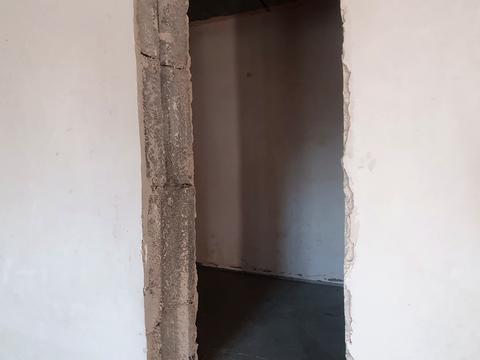комерційна за адресою Захисників вул., 19