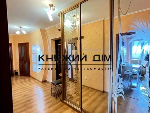 квартира за адресою Срібнокільська вул., 1