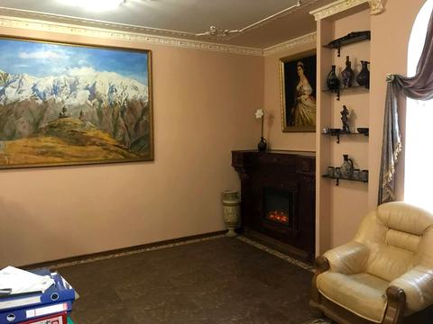 коммерческая по адресу Миколы Бажана просп., 14