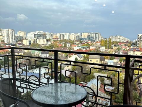 квартира за адресою Літературна вул., 8