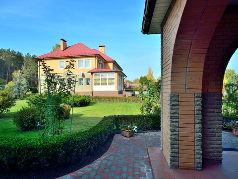 будинок за адресою Дачна