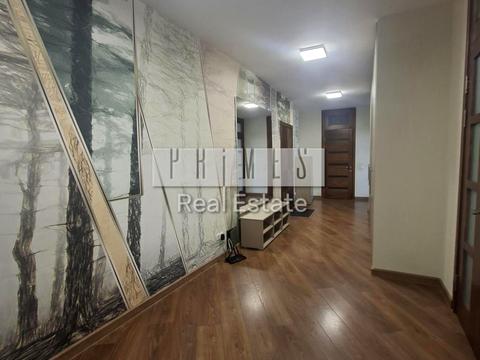квартира за адресою Дніпровська набережна вул., 25