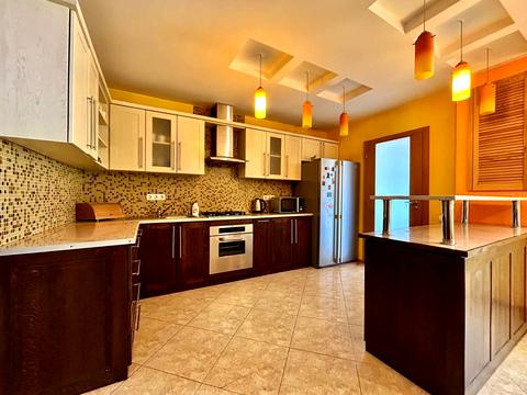 квартира за адресою Галицька вул., 12в