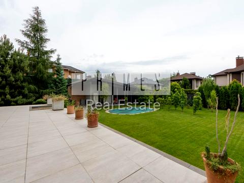 будинок за адресою Молодіжна вул.