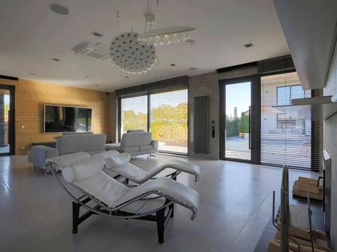 дом по адресу Горіхова