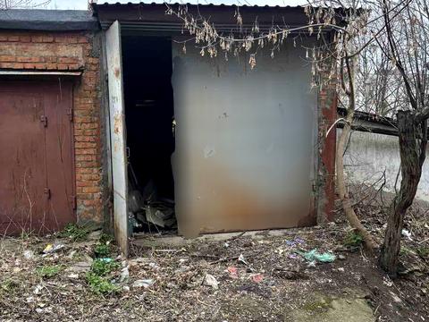 паркомісце за адресою Кам'янецька вул., 100