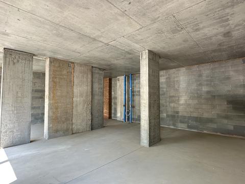 комерційна за адресою Університетська вул., 1г