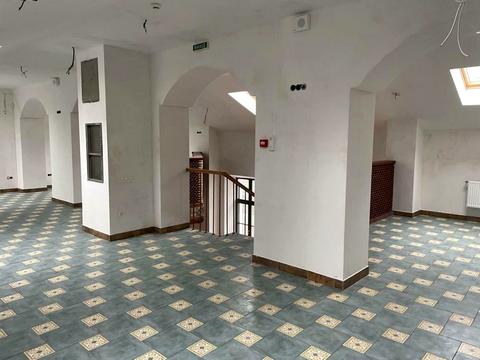 комерційна за адресою Катерининська, 14