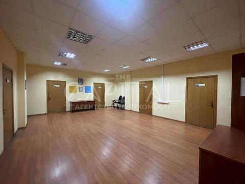 комерційна за адресою Солом'янська вул., 3-А