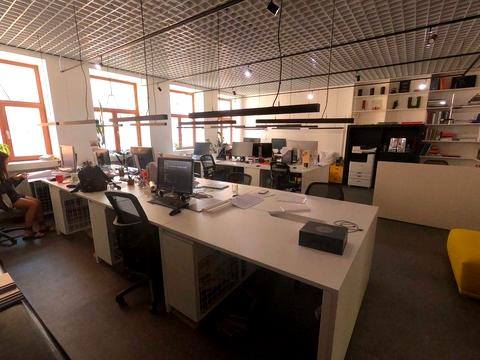 комерційна за адресою Воздвиженська вул., 14