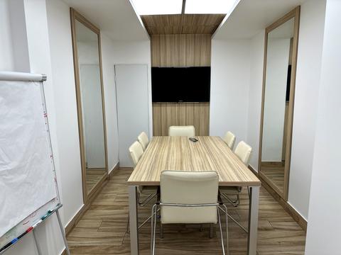 комерційна за адресою Кирилівська вул. (Фрунзе), 118/2