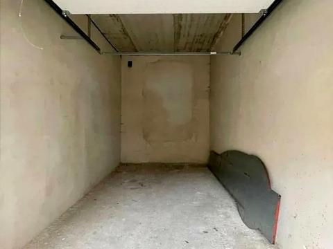 паркомісце за адресою Незалежності вул., 148