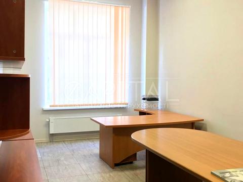 комерційна за адресою Волоська вул., 50-56