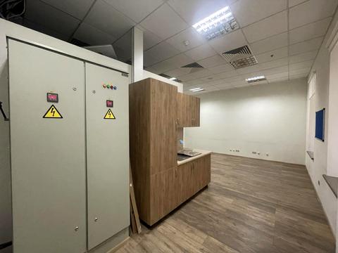 комерційна за адресою Богдана Хмельницького вул., 52