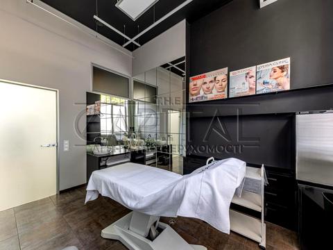 комерційна за адресою Старонаводницька вул., 6