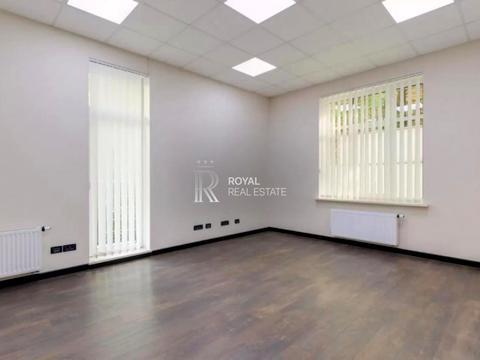 комерційна за адресою Івана Франка вул., 4