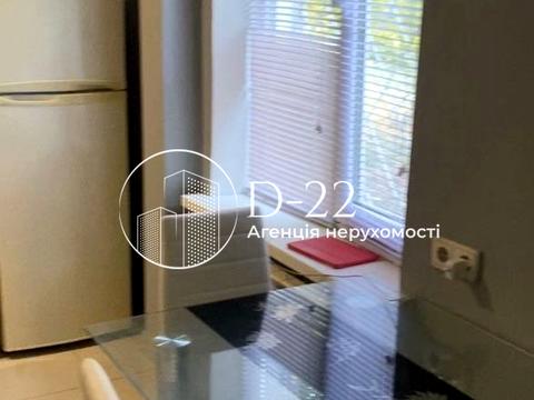 квартира за адресою Ревуцького вул., 7