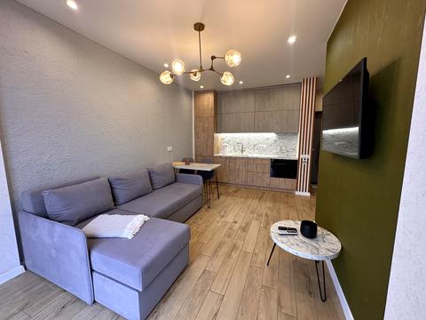 квартира за адресою Київ, Салютна вул., 2к2