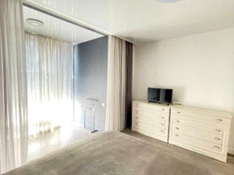 квартира по адресу Небесной Сотни просп. (Маршала Жукова), 111