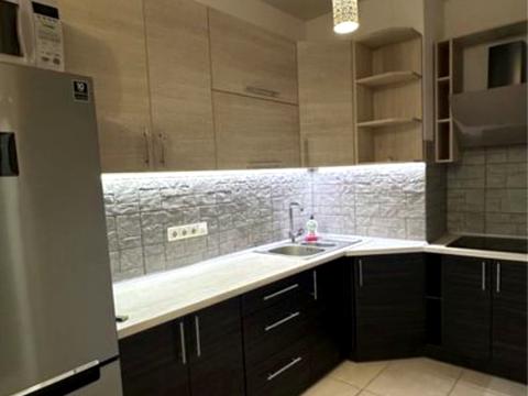 квартира за адресою Літературна вул., 8