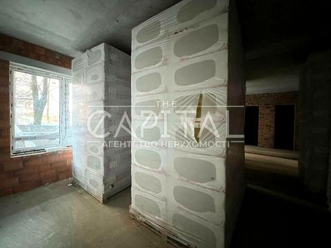 комерційна за адресою Мальовнича вул., 3