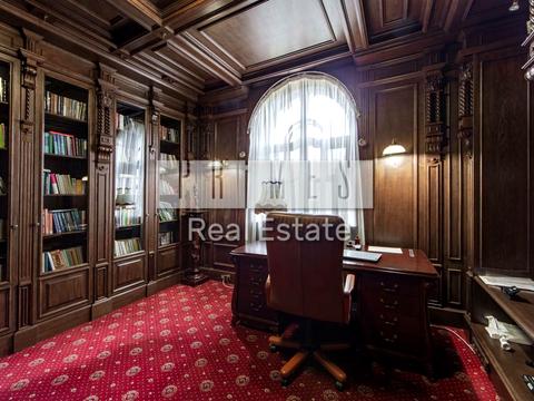 будинок за адресою Молодіжна вул. (леніна)